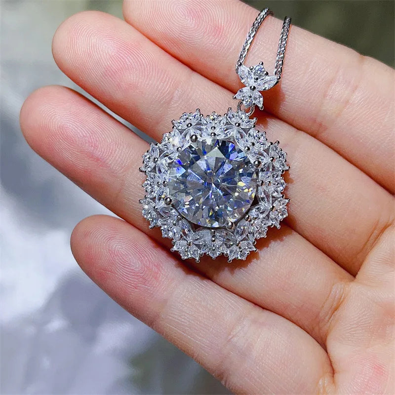 10 carat moissanite snowflake pendant luxury luxury necklace D color eight heart eight cut