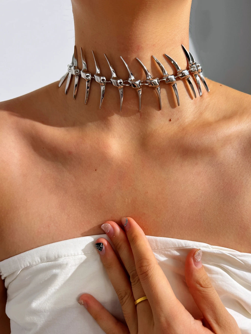 Edgy Niche Hip-Hop Thorn Skeleton Alloy Women's Necklace Perfect for Holiday Parties Everyday Wear Street