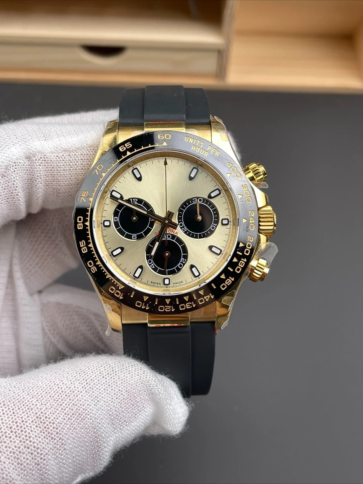 R+ Premium Versatile Watch