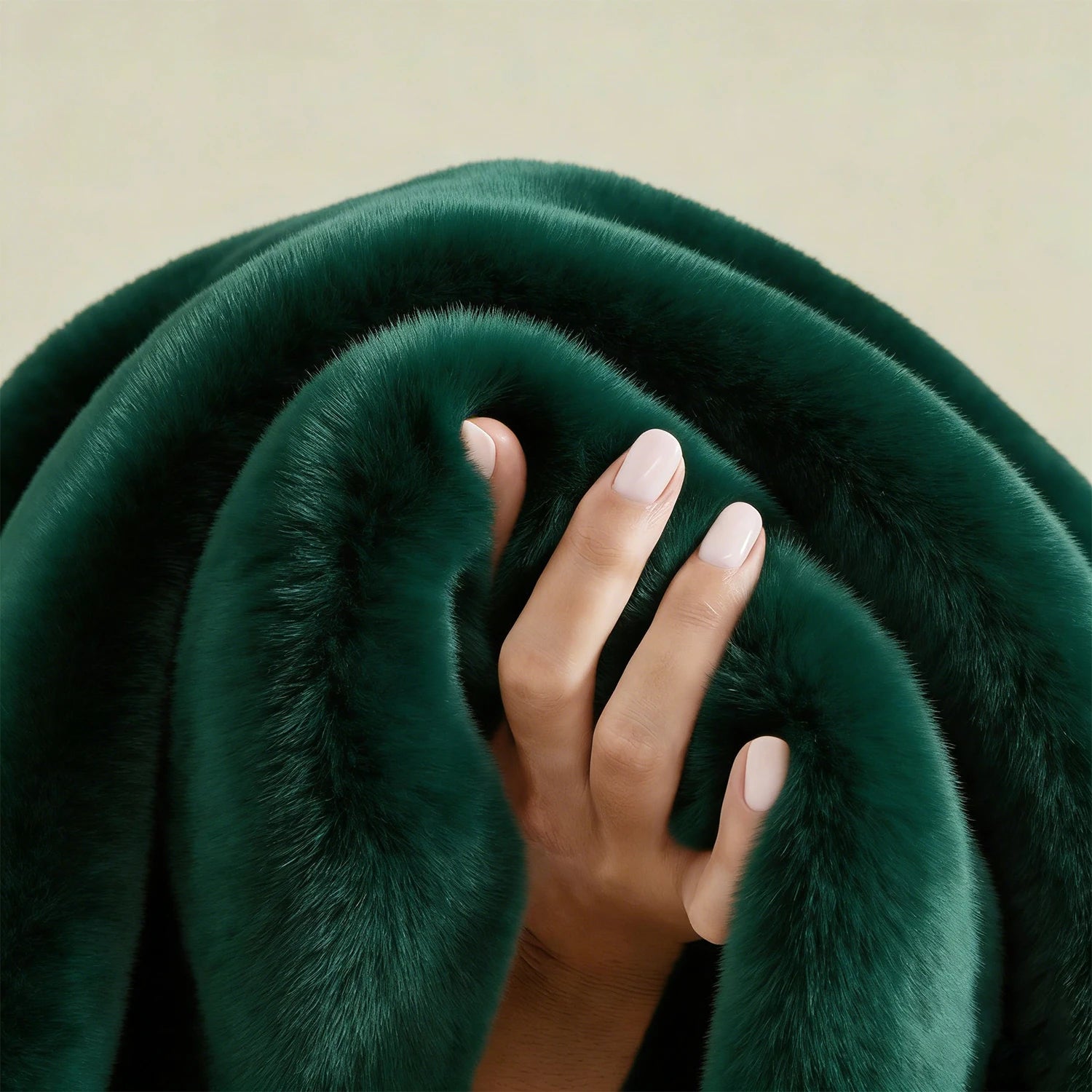 1Pc ROSEKIND Faux Fur Rabbit Throw Blanket Warm Fluffy Throw for Couch,Luxury Bedroom,Machine washable,Green