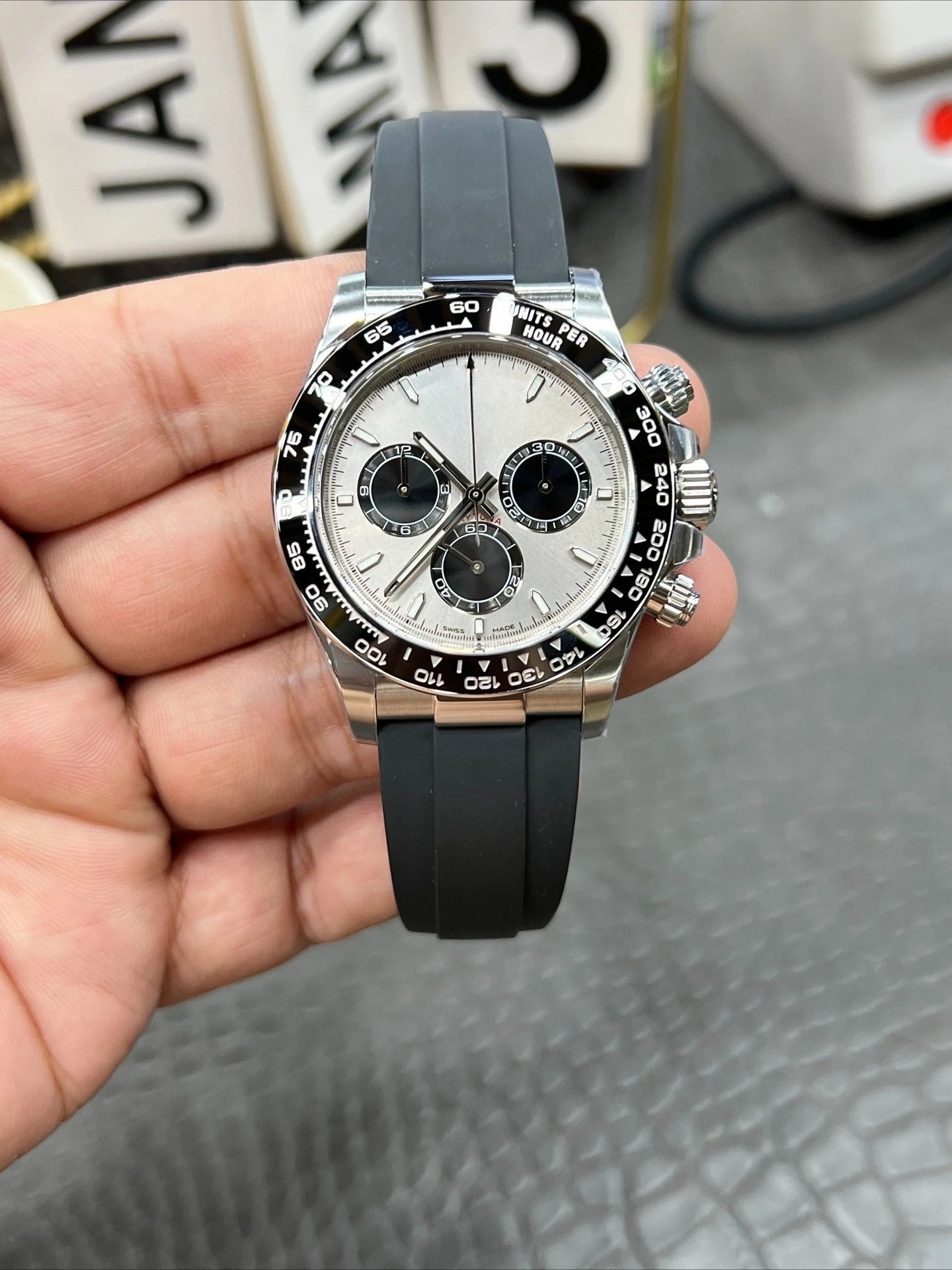 R+ Premium Versatile Watch